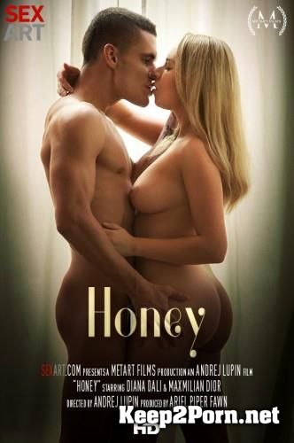 Video "Honey" with Diana Dali [SD 360p]