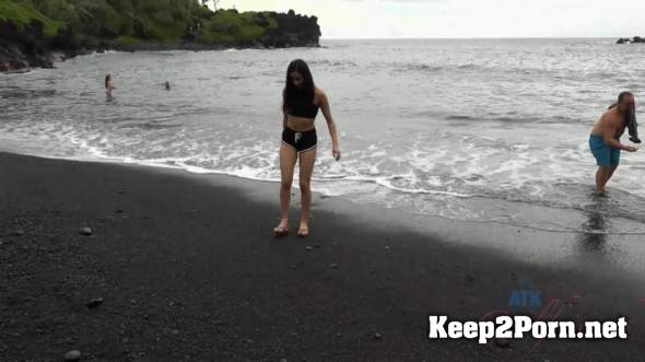 Emily Willis (Virtual Vacation Hawaii 8/11) (MP4, FullHD, Video) ATKGirlfriends