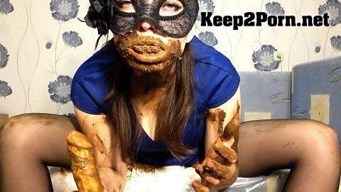 ScatLina - I wear a diaper and take off my mask (MP4 / FullHD) ScatShop