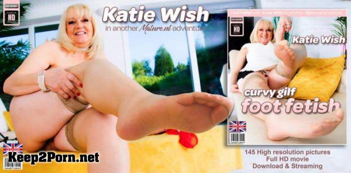 Katie Wish (EU) (63) - Big breasted Katie Welsh is a hot curvy British granny who loves fooling around with her feet (15087) [1080p / Fetish] [Mature.nl]