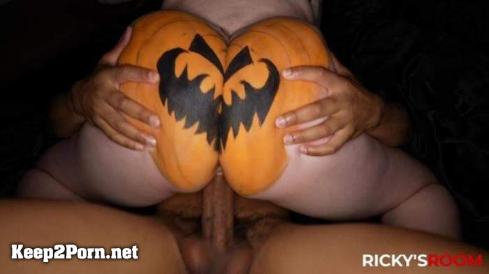 Abigaiil Morris - Big Ass Halloween Pumpkin (26.10.2023) (MP4 / SD) [RickysRoom]