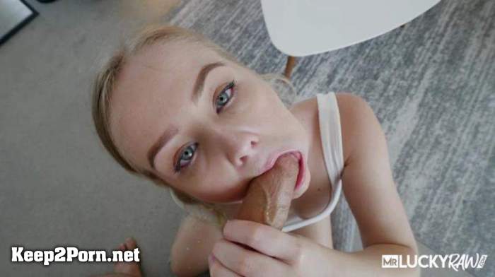 Natalia Queen - Uses Her Talented Mouth And Natural Tits (22.11.2023) [1080p / Teen] [MrLuckyRaw]