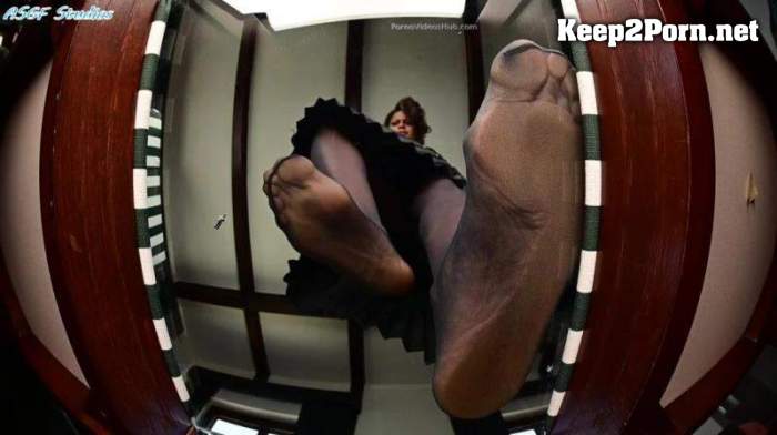 Amateur soles giantess and footjobs - Moody Milf pantyhose crush Pt 2 / Femdom (mp4 / FullHD)