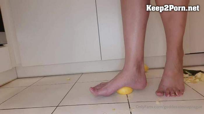 Goddess Tessa - 45 Size Feet Goddess - My Big 45size Feet Crush Fruit / Femdom (HD / mp4) [Onlyfans]