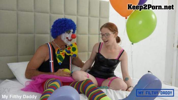 Amy Quinn - Kinko the Clown has a pee party with lil Amy [1080p / Pissing] [PornBox, Myfilthydaddy]