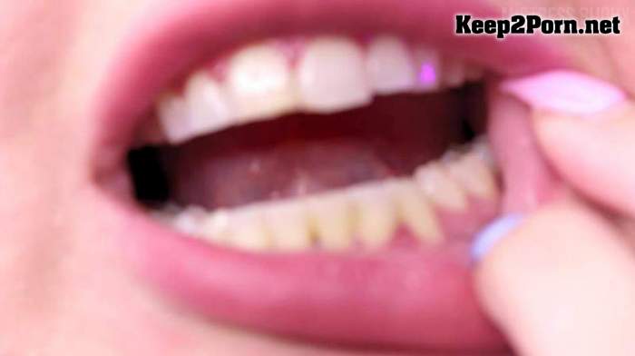 Mistress Bijoux - Teeth Up Close (FullHD / mp4)