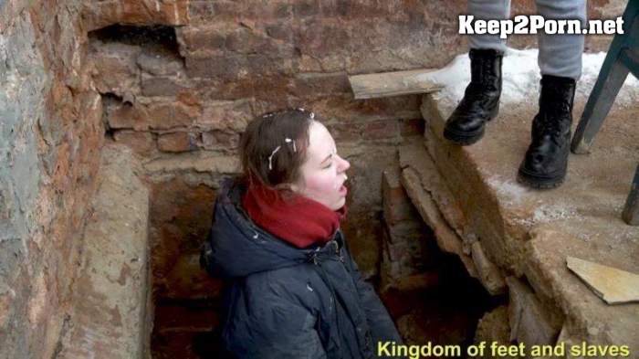 [Kingdom Of Feet And Slaves] Ariels Outdoor Humiliating Tasks (mp4 / FullHD)