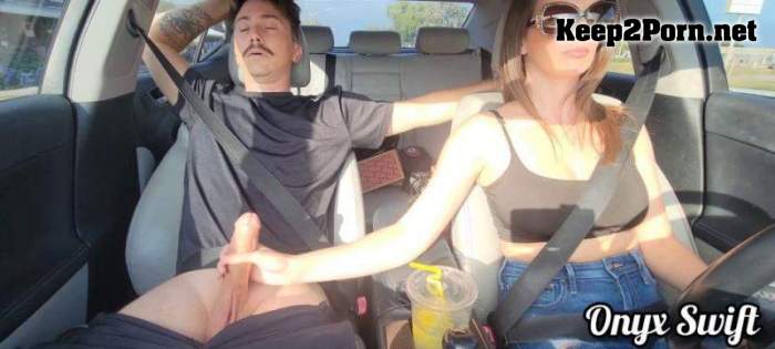 Onyx Swift - MILF Gives Handjob While Driving Cumshot [864p / Femdom]