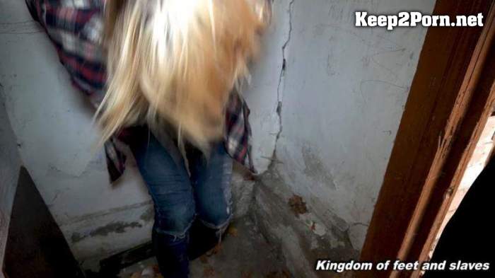 [Kingdom Of Feet And Slaves] Meeting with a nasty bum part1 (mp4, FullHD, Femdom)