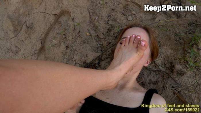 [Kingdom Of Feet And Slaves] The first foot worship from Susan [FullHD 1080p]