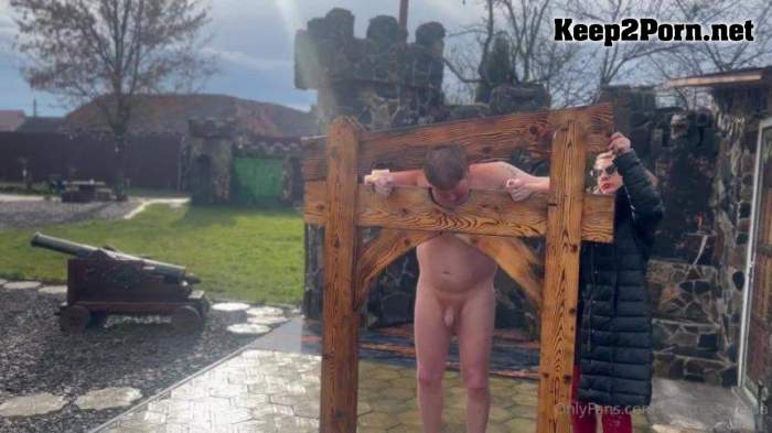 [MistressZeida] Hard medieval flogging in the cold January (Femdom, FullHD 1080p)