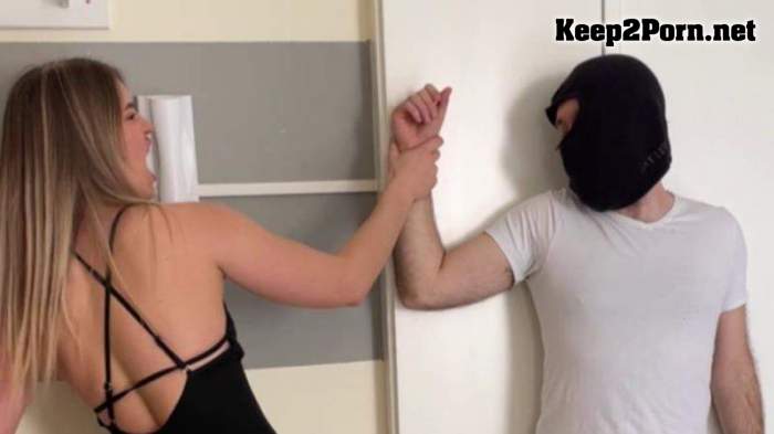 [Clips4sale] Belly punching and karate - Sparring Partner Beatdown (FullHD / Femdom)