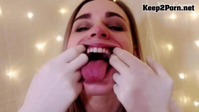 Nina Crowne - Surgical Gloves Oral Fixation (HD / mp4)