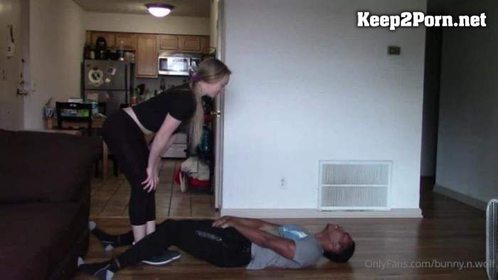 bunny_n_wolf - A slender girl in tights punishes a guy in the balls 2 [HD 720p]